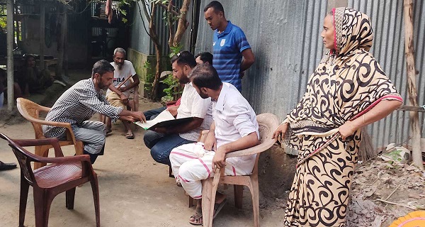 ফুটবলার আঁখির বাবার সঙ্গে অসৌজন্যমূলক আচরণ, দুই পুলিশ সদস্য ক্লোজড